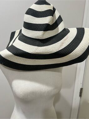 a new day Black and White Wide-Brim Straw Sun Hat